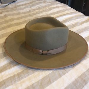 Lack of Color felt hat. Never worn. Too big.